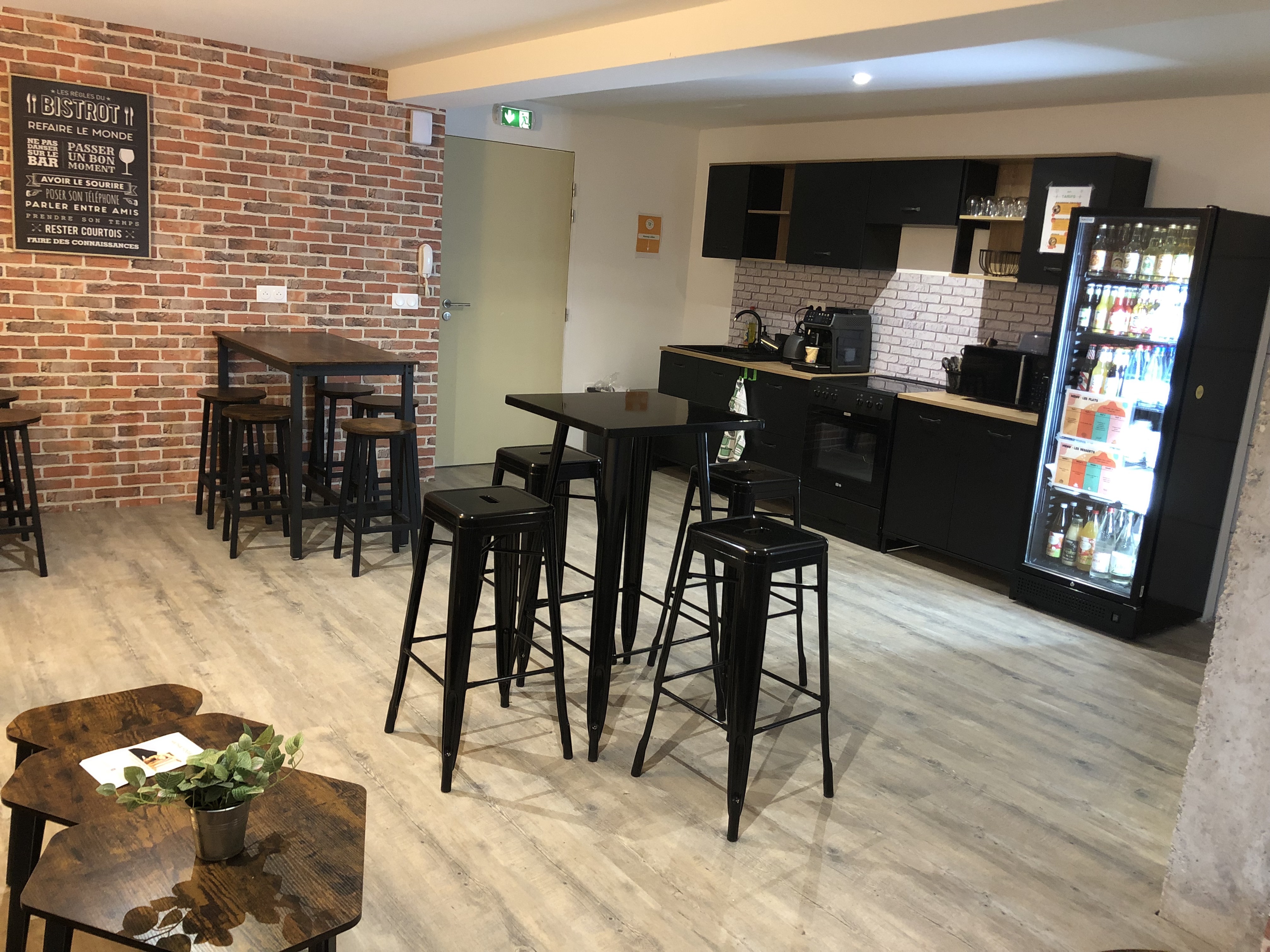 ESPACE DE BAR CONVIVIALITÉ LE FOURGON