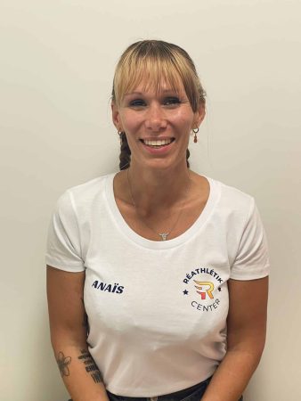 Anaïs Viauzelange Kine du sport spécialisée en thérapie manuelle viscérale, spécialiste de l'endométriose